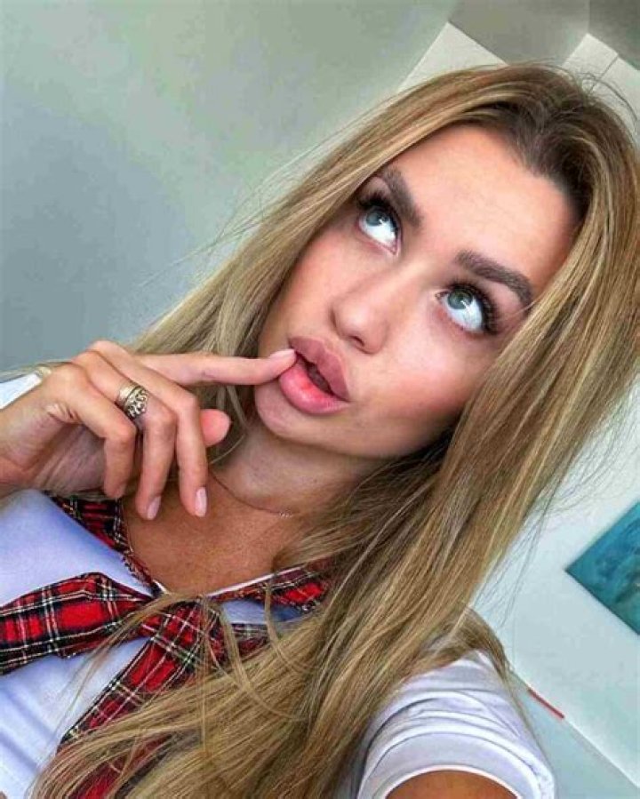 
Eloisa Jo-Hannah Seifer Height, Weight, Net Worth, Age, Birthday, Wikipedia, Who, Nationality, Biography 